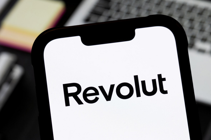 Lehetetlen dolgokat követelt a Revolut a beteg párját ápoló Tamástól