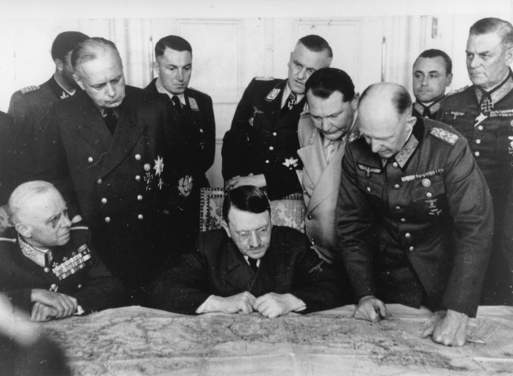 Adolf Hitler és a magyar miniszterelnök, Sztójay Döme megbeszélést tarta a Klessheim Palotában, Salzburgban, 1944. június 7-én