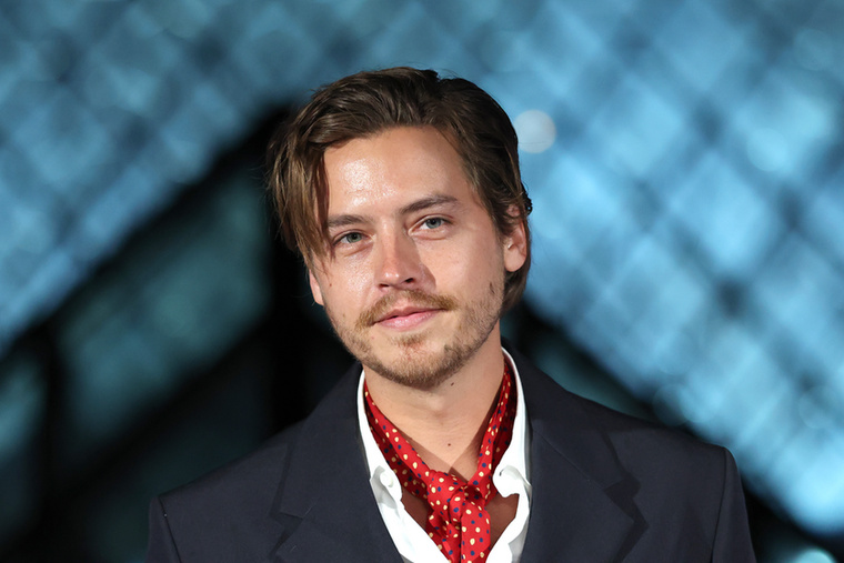 Cole Sprouse régészeti munkát végzettCole Sprouse szintén eltávolodott a színészettől a Disney-korszak után