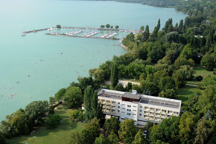 Vége a balatoni Barba-trükknek: Forsthoffer Ágnes üzent a kiváltságosoknak