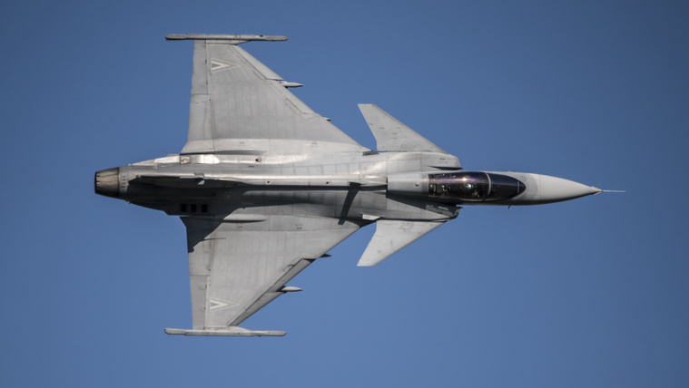 „Lángol a géped, b*szd meg!” – rakétákkal megpakolva gyulladt ki a&nbsp;lezuhant Gripen vadászgép