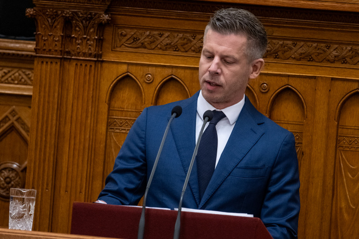 Magyar Péter versenyt fut az idővel: már a kormány is forrásvesztésről beszél az uniós pénzek ügyében