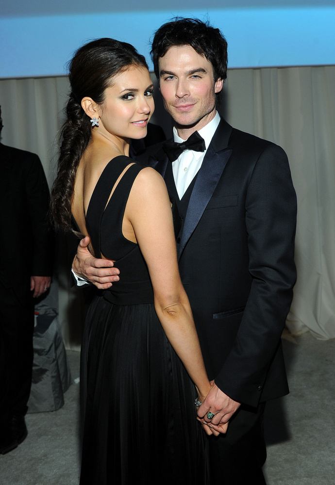 Nina Dobrev és Ian SomerhalderNina Dobrev és Ian Somerhalder a Vámpírnaplók forgatásán szerettek egymásba, miközben Elena és Damon karakterét alakították