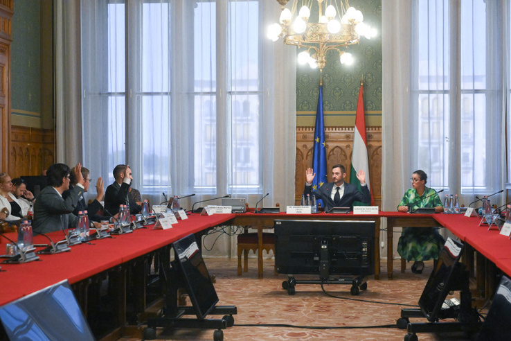 Máris áll a bál a vagyonvisszaszerzési hivatal körül, Magyar Péter szerint „műhiszti”