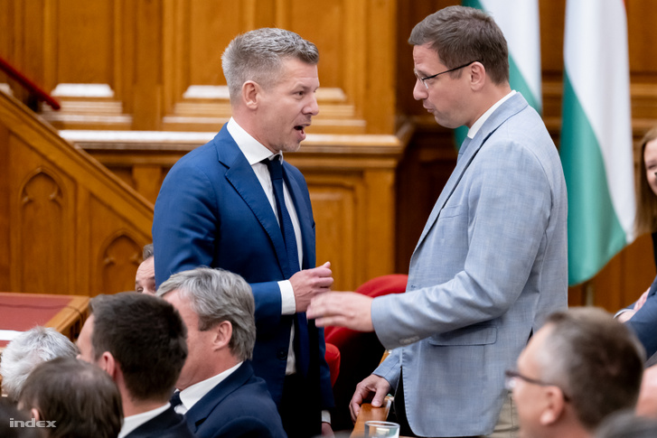 Magyar Péter és Gulyás Gergely összeszólalkozása 2026. május 26-án