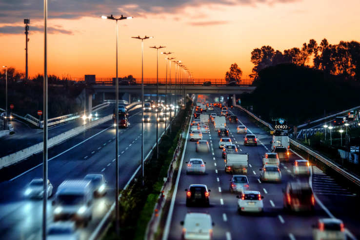 Kacsa, hogy korlátozzák a 85 évnél idősebb olasz autósokat