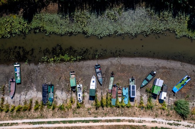 Nem kíméli az aszály a Tisza-tó medencéjét, 100 ezer ember ivóvízellátása miatt kellett lépni