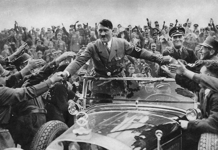 Hitler hamis naplói1983-ban a német Stern magazin világszenzációként jelentette be, hogy előkerültek Adolf Hitler személyes naplói
