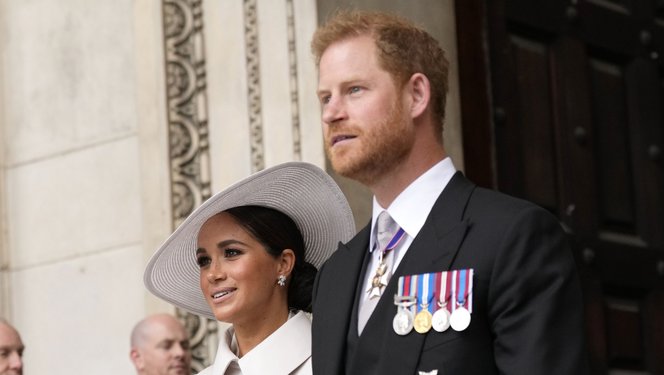 Két táborra szakadt Anglia Harry hercegék hazaköltözése miatt