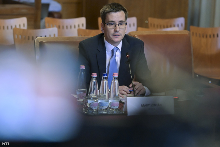 Martí Zoltán újságíró, médiaszakember, a KDNP országgyűlési képviselőcsoportjának a Független Közmédia Testületbe jelölt tagja meghallgatásán az Országgyűlés művelődési bizottságának ülésén Országház Széll Kálmán termében 2026. augusztus 26-án