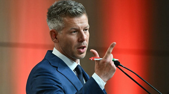 Egy hét se kellett, Magyar Péter máris beleállt az új közmédiába