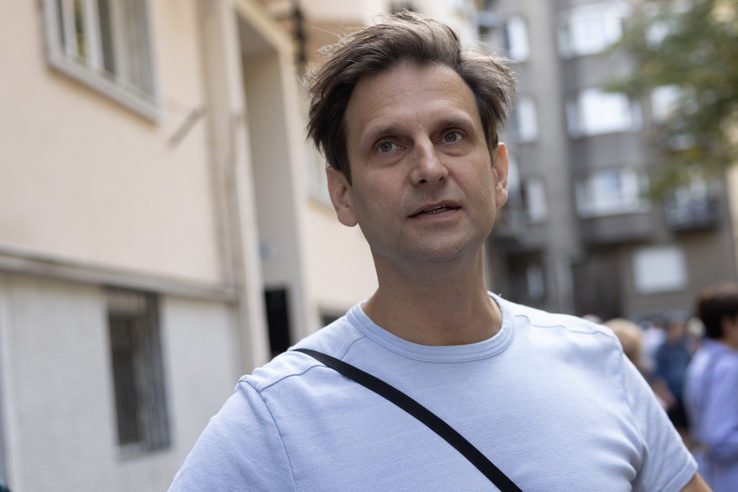 A gyász mellett nehéz ügyintézés vár Simon Kornélra: az édesanyját Montenegróból kell hazaszállítani