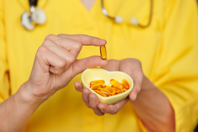 Tényleg megvéd a D-vitamin a fertőzésektől?A D-vitamin és a légúti fertőzések kapcsolatát régóta vizsgálják, az eredmények azonban nem olyan egyértelműek, mint ahogy azt korábban sokan remélték