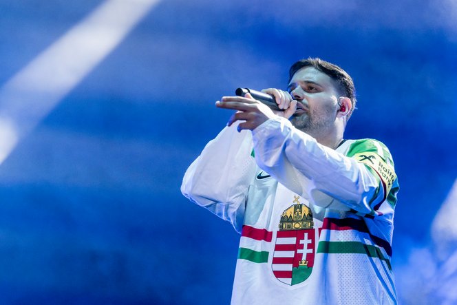 Fordulat a közmédiában: Bródy, Majka és Beton.Hofi is helyet kapott a Duna és a Petőfi műsoraiban