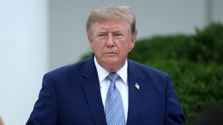 10 335 000 000 000 liter olajat vásárolt Donald Trump, történelmi megállapodást kötött