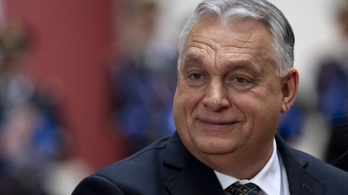"Papa, kérsz hot-dogot?": Orbán Viktor végig bulizta a nyarat, de már szólítja a kötelesség