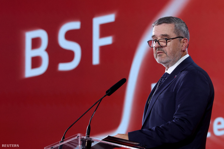 Tone Kajzer, Szlovénia külügyminisztere beszédet mond a Bledi Stratégiai Fórum megnyitónapján, 2026. augusztus 31-én