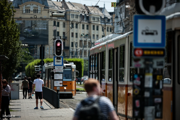Villamosok a Deák téren 2025. június 6-án