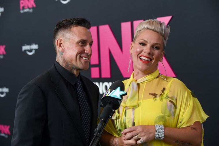 PinkPink talán az egyik leglátványosabb lánykérést választotta