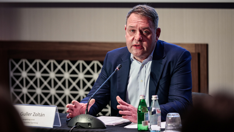 Két fontos posztjáról is leváltották a Szerencsejáték Zrt. volt vezérét, most Magyarországot is elhagyhatja
