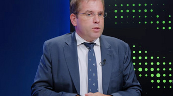 Ruff Bálint kiteregeti az Orbán-kormány titkos határozatait