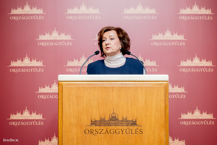 Schummer Orsolya