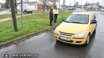 Modortalanul elcsaklizta a Corsát, és majdnem a tulaját is