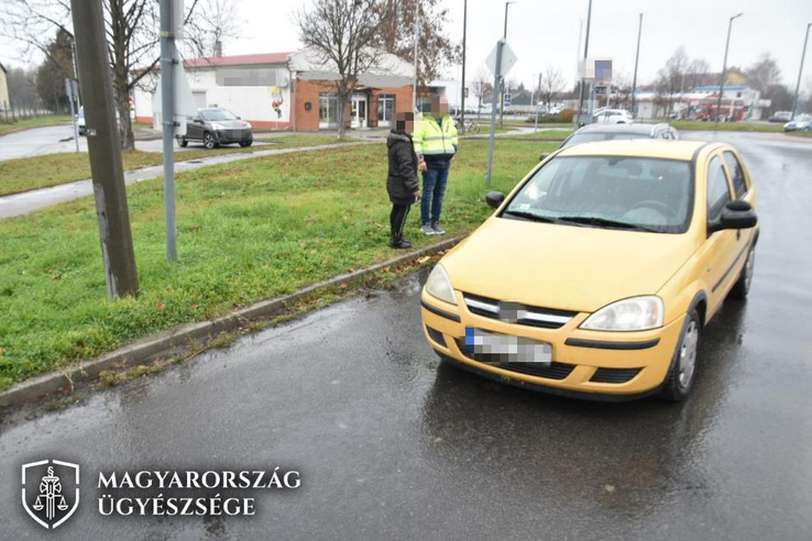 Modortalanul elcsaklizta a Corsát, és majdnem a tulaját is