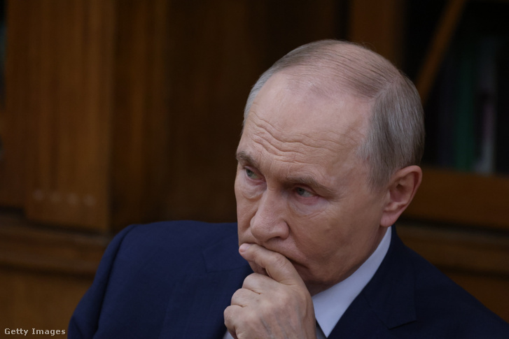 Vlagyimir Putyin orosz elnök részt vesz egy hallgatókkal tartott találkozón, miközben 2026. augusztus 29-én ellátogat a Moszkvai Állami Pedagógiai Egyetemre Moszkvában