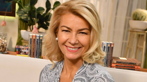 Az 56 éves Barta Sylvia tangás bikiniben mutatta meg bomba alakját