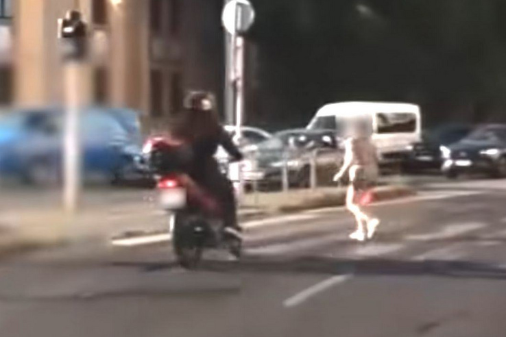Szabálytalan gyalogost gázolt egy motoros a Váci úton