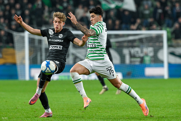 Németh Hunor (b) az MTK, és Lisztes Krisztián, a Ferencváros játékosa a Groupama Arénában 2025. november 1-jén