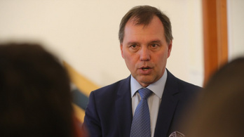 Leköszönt posztjáról Szlávik János, a covid-időszak sztárorvosa