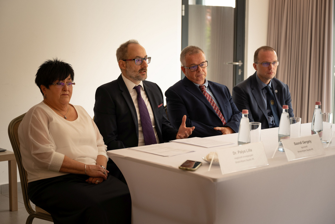Dr. Palya Lilla (BMS), Szandi Gergely (BMS), Dr. Gergely Lajos (Debreceni Egyetem) és Prof. Dr. Nagy György (Semmelweis Egyetem)