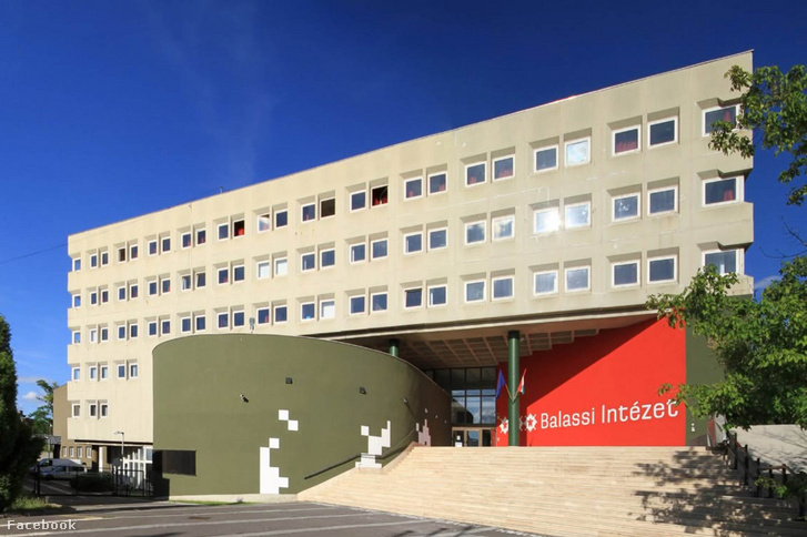 A Munkásőrség volt központi irodaháza (későbbi Balassi Intézet)