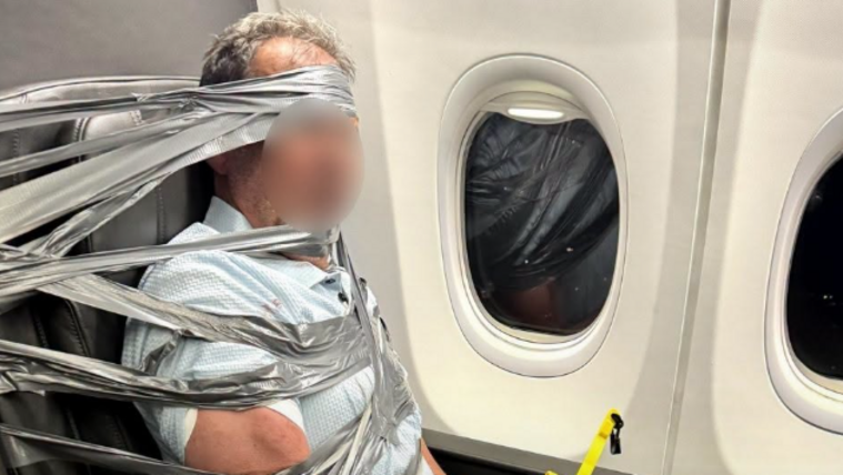 Elszabadult a pokol, a repülőgép üléséhez ragasztószalagoztak egy őrjöngő utast, majd kényszerleszállást hajtottak végre