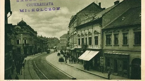 A főutca két "vége"