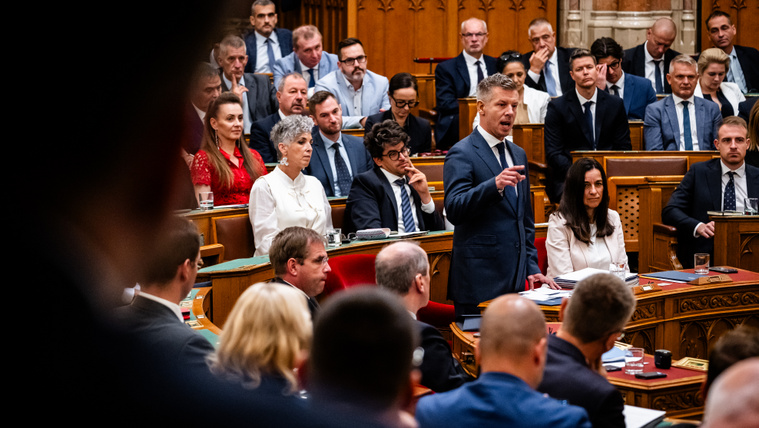 Abszolút filmszínházra vágyik? Nem találja ki, hol nézheti hétfőtől élőben a&nbsp;parlamenti üléseket