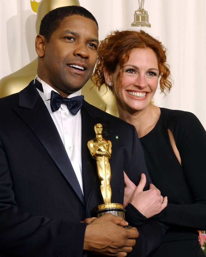 Denzel Washington és Julia RobertsDenzel Washington és Julia Roberts A pelikán ügyirat című, 1993-as film forgatásán dolgoztak együtt, és azóta is közeli barátok