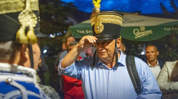 Elemzők: Orbán Viktor nem tért haza, mert nincs itt az ideje, de azért figyelni kell