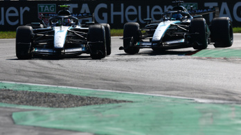 Óriási Ferrari-bukás és Antonelli-show: a 19. helyről nyerte az Olasz Nagydíjat a vb-éllovas