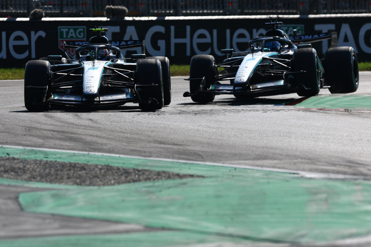 Óriási Ferrari-bukás és Antonelli-show: a 19. helyről nyerte az Olasz Nagydíjat a vb-éllovas
