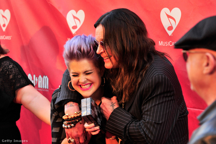 Kelly Osbourne és Ozzy Osbourne megérkezik a 2014-es MusiCares MAP Fund jótékonysági koncertre a Club Nokiába 2014. május 12-én Los Angelesben