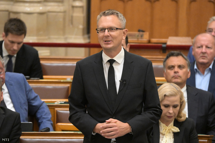 Rétvári Bence