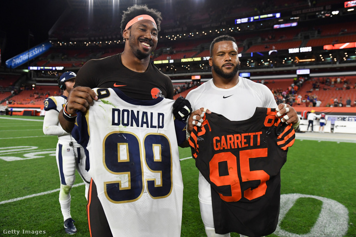 Myles Garrett Clevelandből érkezett a Ramshez, Aaron Donald a nyugdíjból