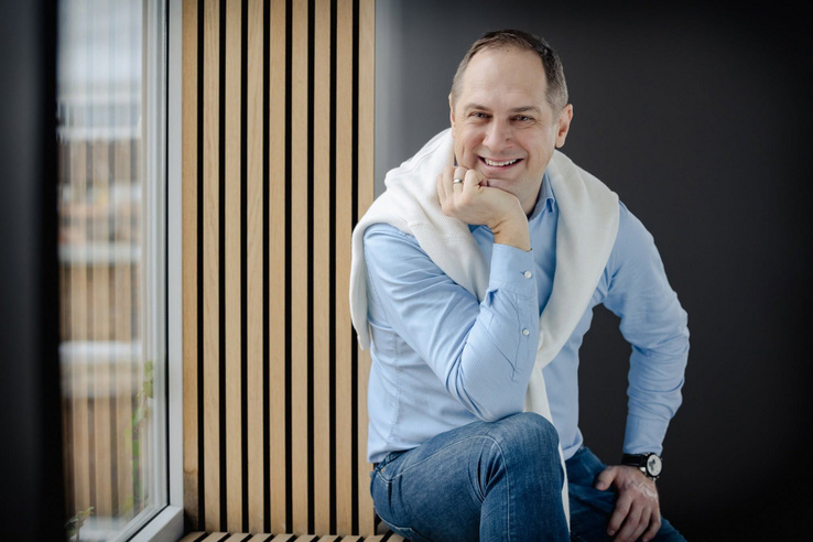 „A munkába nem kell beledögleni” – Steigervald Krisztián kimondta, miért akasztja ki a főnököket a Z generáció