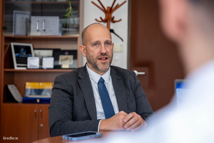 Eigner György, az Óbudai Egyetem Neumann János Informatikai Karának dékánja
