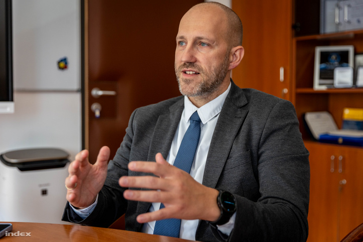 Eigner György, az Óbudai Egyetem Neumann János Informatikai Karának dékánja