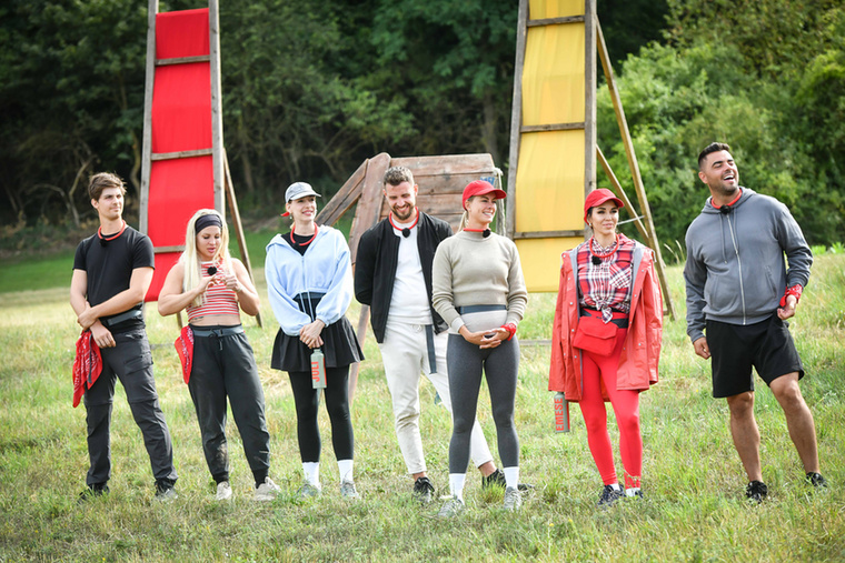 Nyitottság az új élményekreA kíváncsiság is komoly szerepet játszhat abban, ha valaki rajong a reality műsorokért.&nbsp; A tapasztalatokra nyitott embereket ugyanis érdekelheti, hogyan élnek mások, miként viselkednek szokatlan helyzetekben, vagy milyen életmódot folytatnak olyan emberek, akikkel a hétköznapokban aligha találkoznának