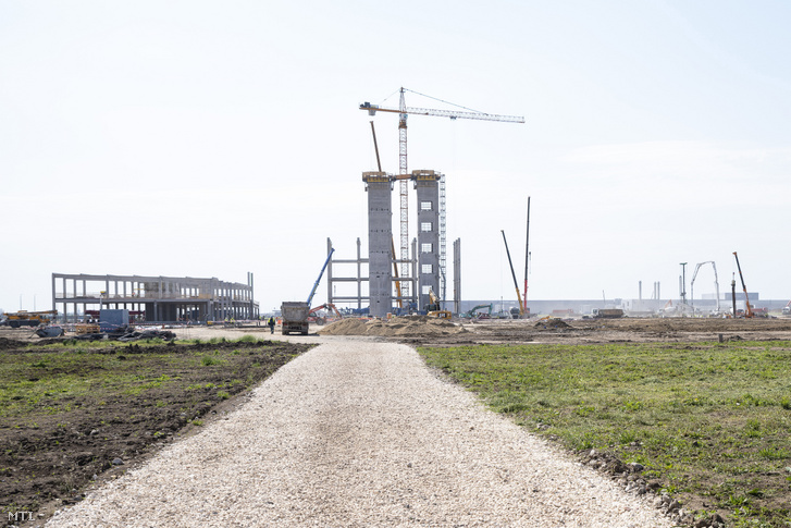 A dél-koreai EcoPro épülő gyára Debrecenben a mintegy 280 milliárd forintos beruházás alapkőletételének napján 2023. április 21-én